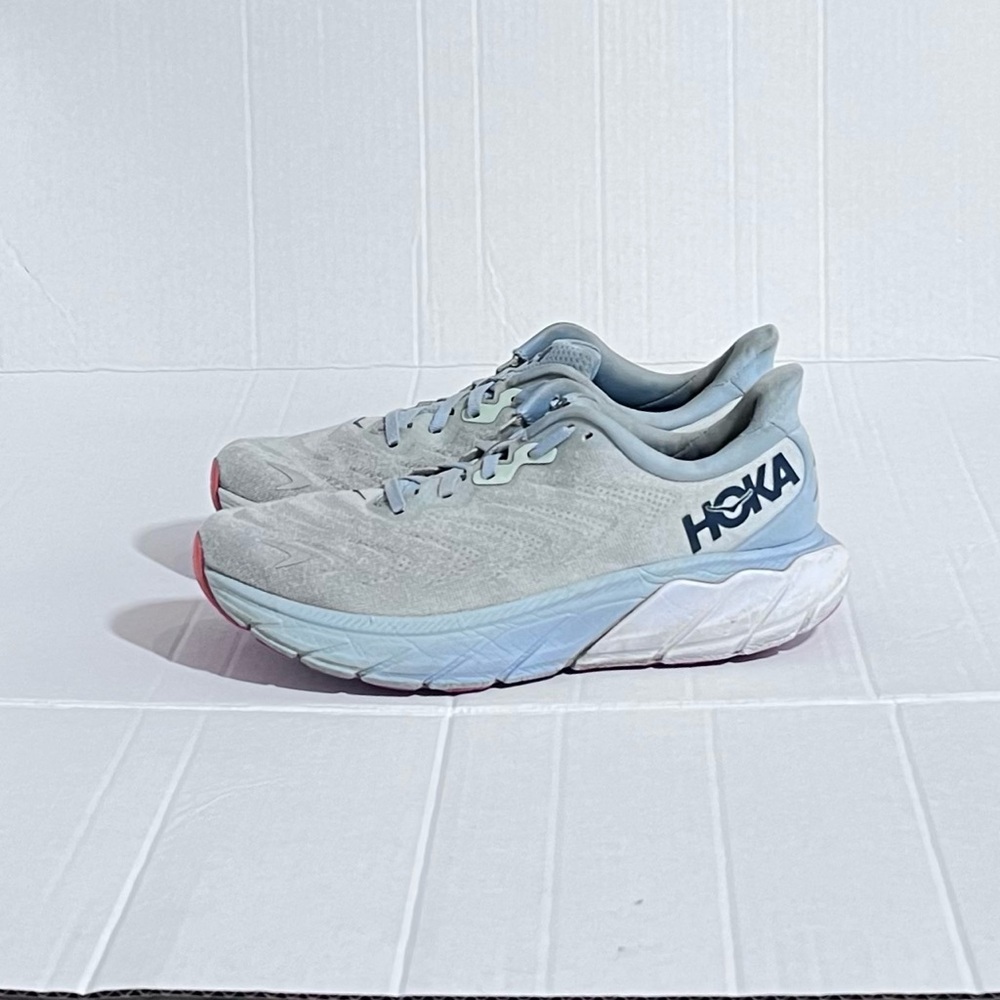 HOKA One One Arahi 6 Platform Running Shoes